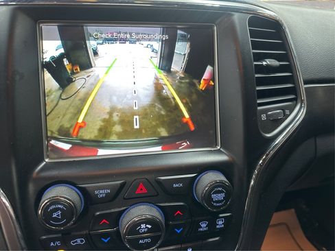 Used 2017 Jeep Grand Cherokee Altitude AWD/4WD image 32