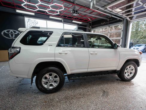 Certified 2024 Toyota 4Runner SR5 image 5