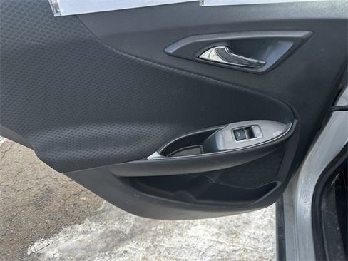 Used 2016 Chevrolet Malibu LT image 19