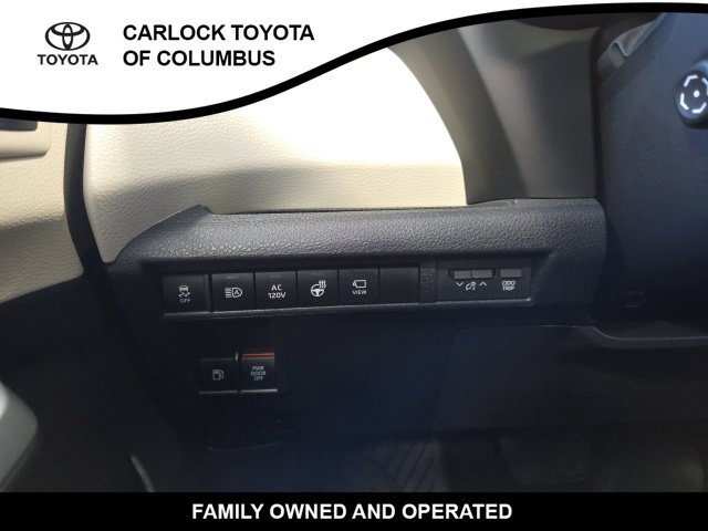 Used 2022 Toyota Sienna Platinum AWD/4WD image 28