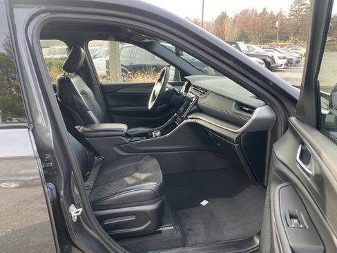 Used 2023 Jeep Grand Cherokee Altitude image 28