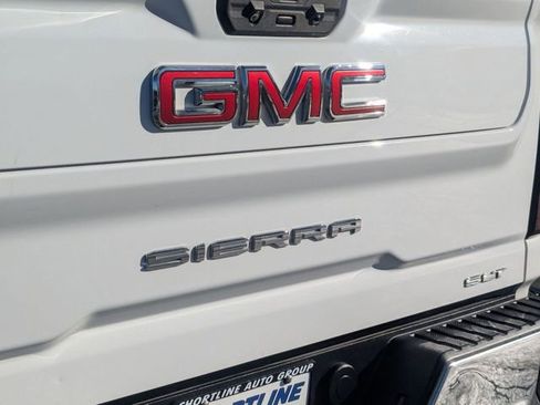 Used 2022 GMC Sierra 2500 SLT w/ SLT Convenience Package image 11