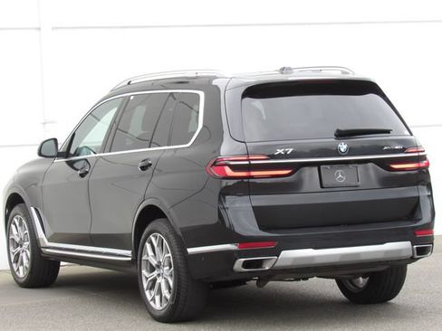 Used 2026 BMW X7 xDrive40i AWD/4WD image 5