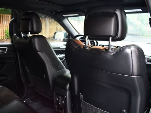 Used 2020 Jeep Grand Cherokee Altitude image 39