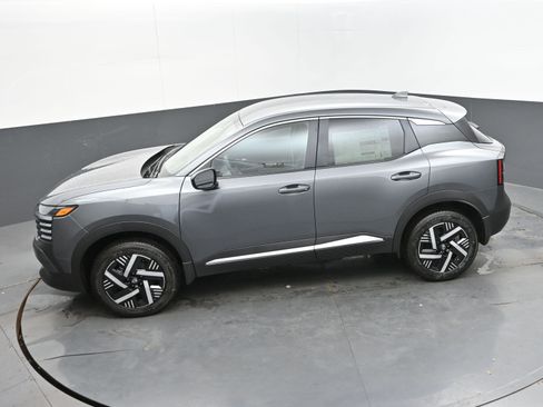 Certified 2025 Nissan Kicks SV image 33