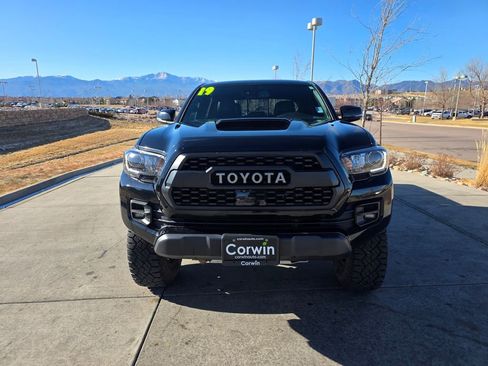 Used 2019 Toyota Tacoma TRD Pro image 2