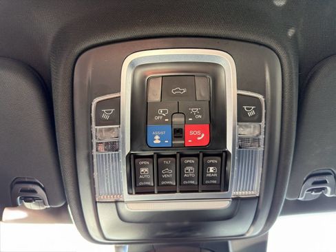 Used 2023 RAM 1500 Laramie AWD/4WD image 30