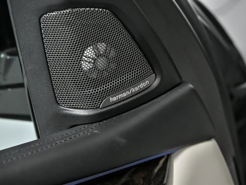 Used 2018 BMW X5 xDrive40e image 15