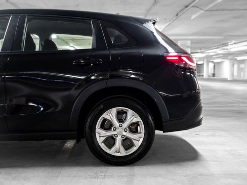 Used 2023 Honda HR-V LX image 14