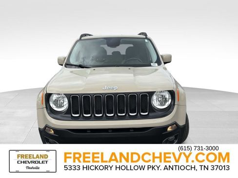 Used 2016 Jeep Renegade Latitude FWD image 9