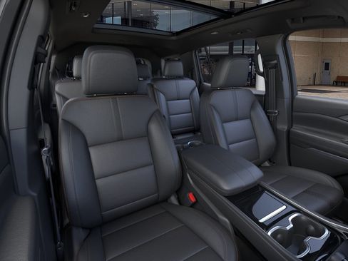 New 2026 Chevrolet Traverse High Country image 16