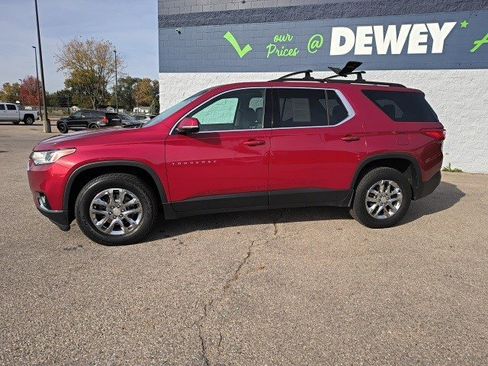 Used 2019 Chevrolet Traverse LT image 2