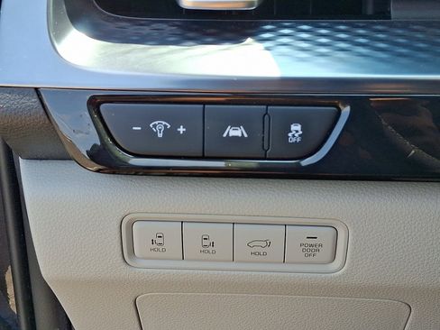 Used 2024 Kia Carnival SX Prestige FWD image 27