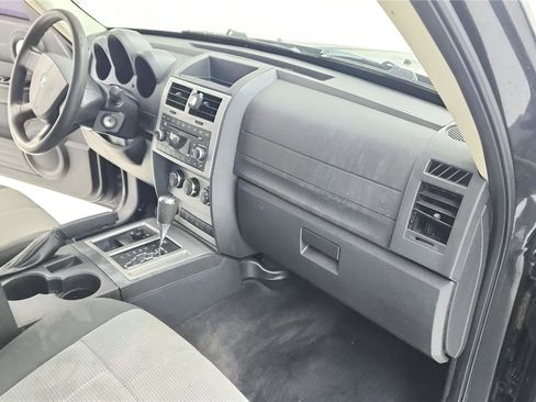 Used 2008 Dodge Nitro SXT image 27