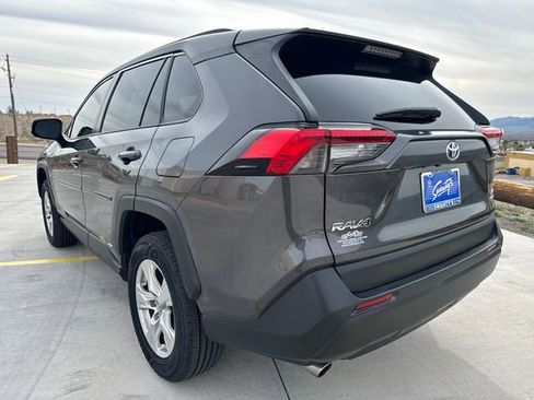 Used 2020 Toyota RAV4 LE image 3