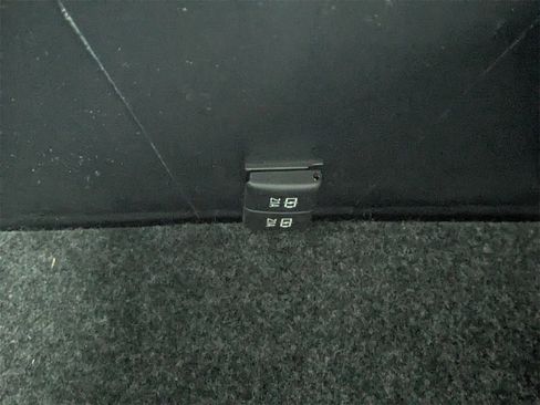 Used 2020 Toyota Tacoma TRD Sport w/ Phone Cable & Charge Package image 24