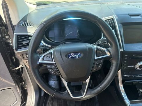 Used 2019 Ford Edge Titanium w/ Equipment Group 301A AWD/4WD image 17