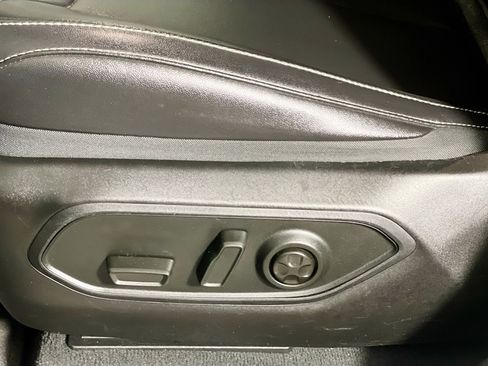 Used 2024 Jeep Grand Cherokee L Limited w/ Black Appearance Package image 15