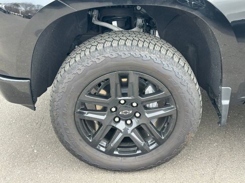 Used 2025 Chevrolet Silverado 1500 LT Trail Boss w/ Convenience Package II AWD/4WD image 9