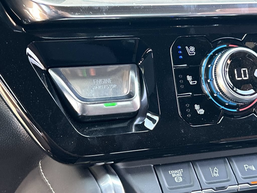 New 2026 GMC Sierra 3500 Denali Ultimate AWD/4WD image 17