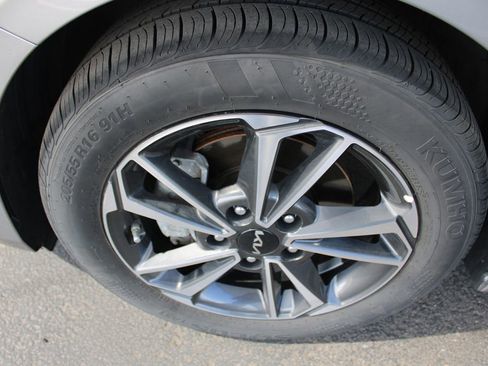 Used 2023 Kia Forte LXS w/ LXS Technology Package FWD image 57