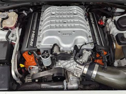Used 2018 Dodge Challenger SRT Hellcat RWD image 27