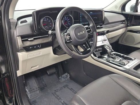 Used 2024 Kia Carnival EX image 24