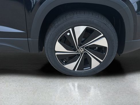 New 2026 Volkswagen Taos SE AWD/4WD image 9
