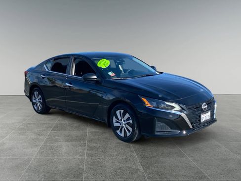 Used 2025 Nissan Altima 2.5 S image 7