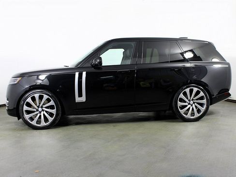 Used 2025 Land Rover Range Rover Autobiography image 2