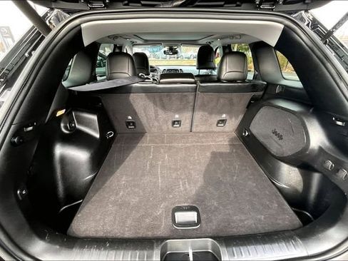 Used 2022 Jeep Cherokee Limited image 21