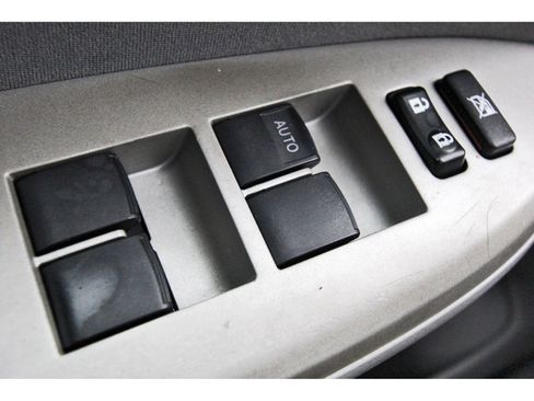 Used 2010 Toyota Corolla LE FWD image 21