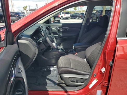 Certified 2020 Nissan Rogue SV w/ Premium Package image 14