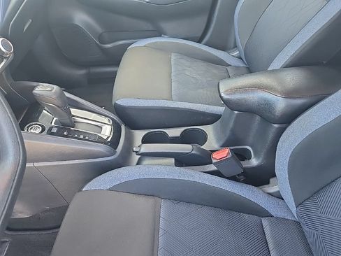 Used 2024 Nissan Versa SV FWD image 24