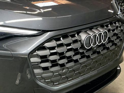 Used 2025 Audi Q5 Premium Plus w/ Premium Plus image 32