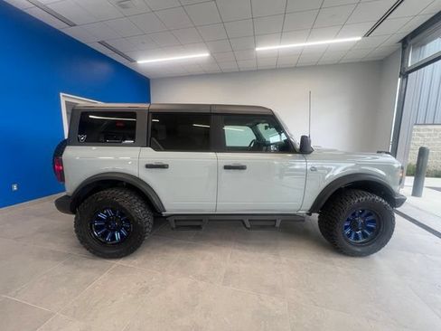 Used 2022 Ford Bronco Black Diamond AWD/4WD image 4