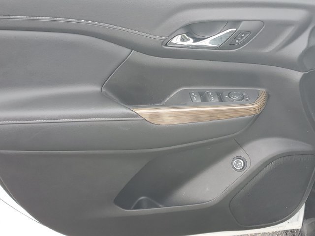 Used 2022 GMC Acadia SLE w/ Driver Convenience Package FWD image 16