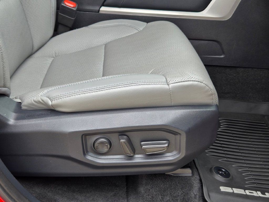 Used 2025 Toyota Sequoia Limited w/ Tow Technology Package AWD/4WD image 29