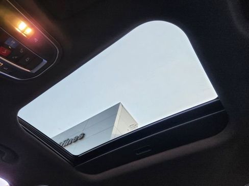 New 2025 Jeep Grand Cherokee Altitude image 19