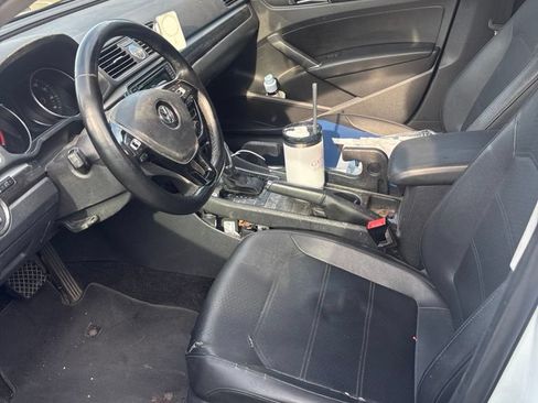 Used 2017 Volkswagen Passat 1.8T SE FWD image 5