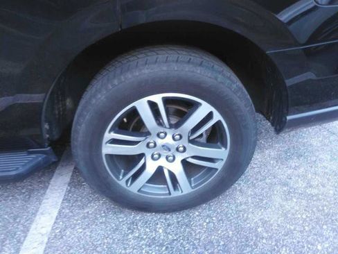 Certified 2024 Ford Expedition Limited AWD/4WD image 4