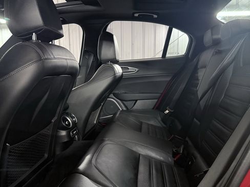 Used 2022 Alfa Romeo Giulia Veloce image 22