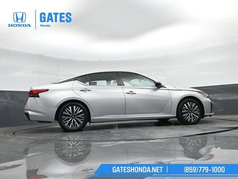 Used 2024 Nissan Altima 2.5 SV image 41