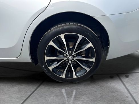 Used 2017 Toyota Corolla SE FWD image 23