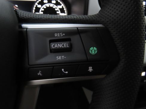 New 2025 Mitsubishi Outlander SE image 13