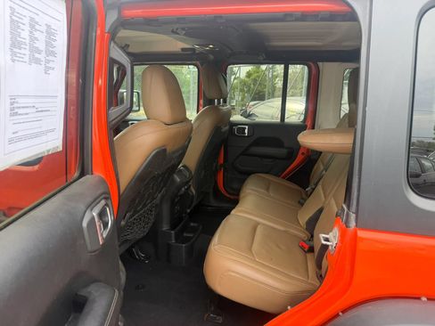Used 2020 Jeep Wrangler Unlimited Rubicon w/ Dual Top Group AWD/4WD image 31