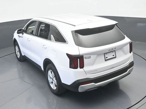 Used 2025 Kia Sorento LX FWD image 46