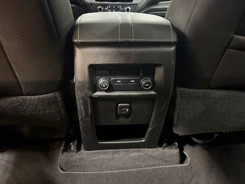 Used 2021 Chevrolet Traverse LS AWD/4WD image 28