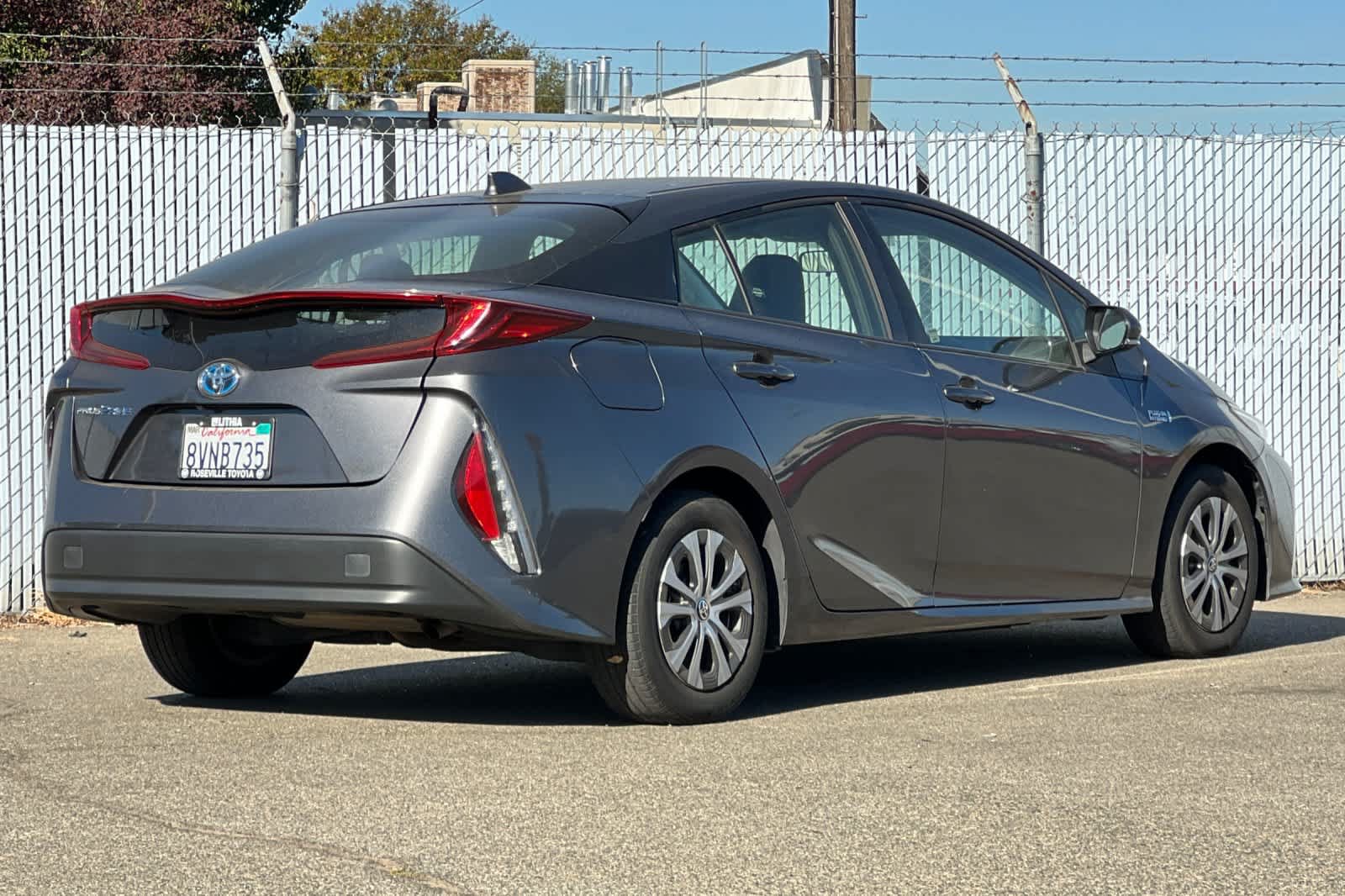 Used 2021 Toyota Prius Prime LE FWD image 3