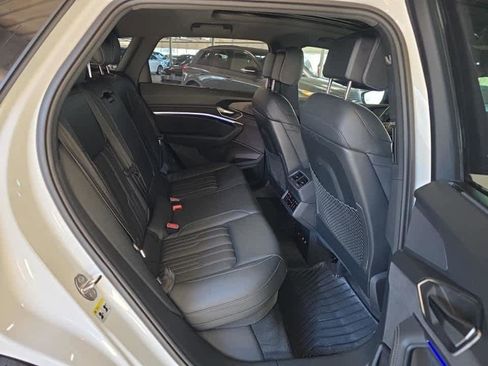 Used 2023 Audi e-tron Chronos w/ Chronos Package image 14